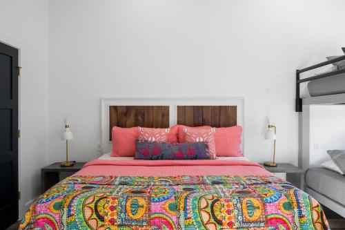 Higher Power, 6bdrm 6bath, Specials, Free Tickets, Indoor Pool, Amazing View, Hot Tub, Gameroom