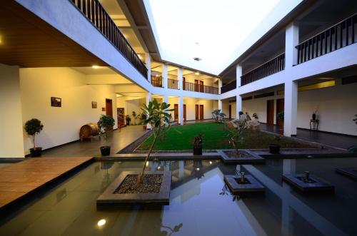 Buitenkant, Regenta Resort Soma Vine Village in Gangavhare