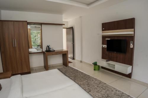 HOTEL LETS STAY in Kochi