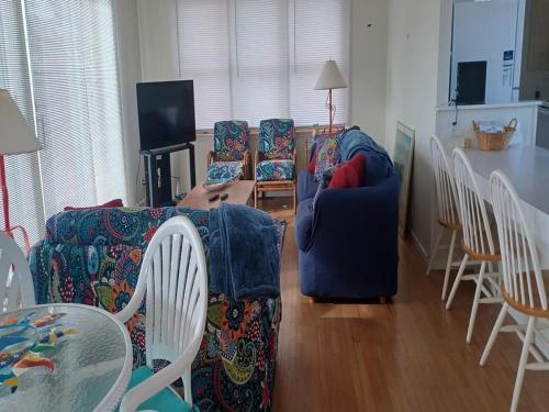 Stunning Home In Loveladies With 3 Bedrooms And Internet in Loveladies, USA