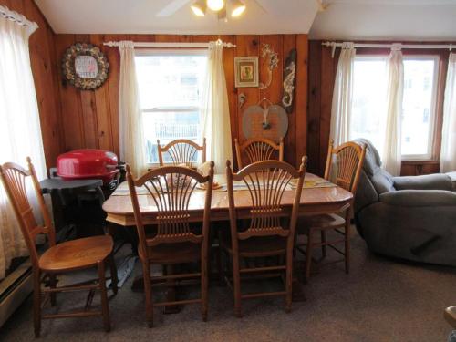 Peahala Park Oceanfront Duplex With Oceanviews! in Brant Beach, USA