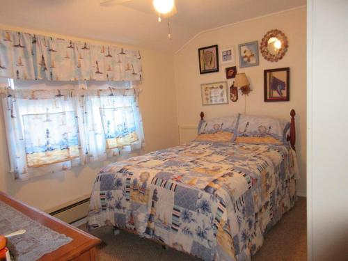 Peahala Park Oceanfront Duplex With Oceanviews! in Brant Beach, USA
