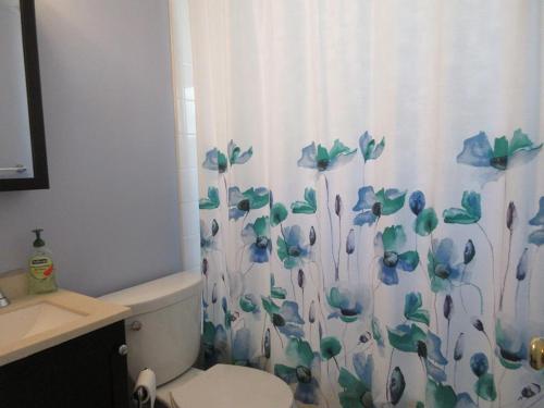 Recently Updated First Floor Duplex Located On The Ocean Block In Surf City, in Surf City, USA