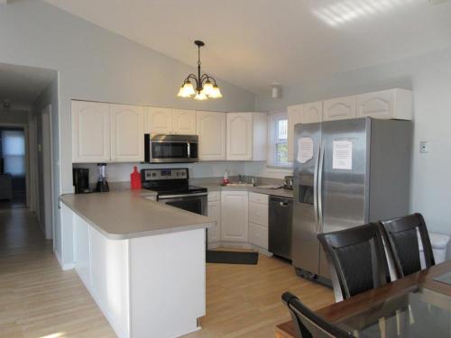 Single Family Home Located Just Steps To The Beach In Surf City - Pet Friendly So Even The Dog Can Come! in Surf City, USA