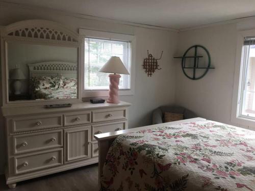 2Nd Floor Duplex With Ocean Views! in Barnegat Light, USA