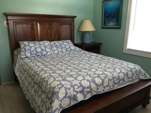 2Nd Floor Duplex With Ocean Views! in Barnegat Light, USA