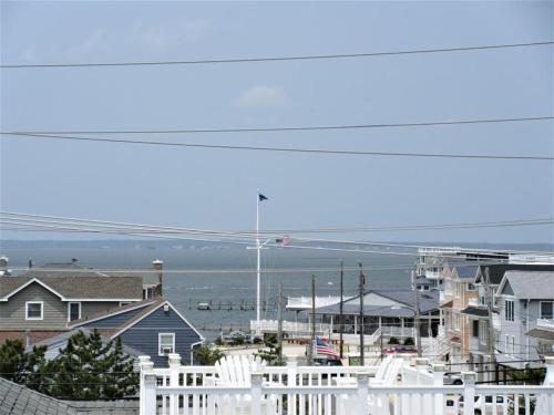 Immaculate 2Nd Floor Duplex In Brant Beach Located Just 3 Homes From The Beach, in Brant Beach, USA