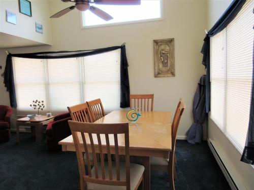 Immaculate 2Nd Floor Duplex In Brant Beach Located Just 3 Homes From The Beach, in Brant Beach, USA