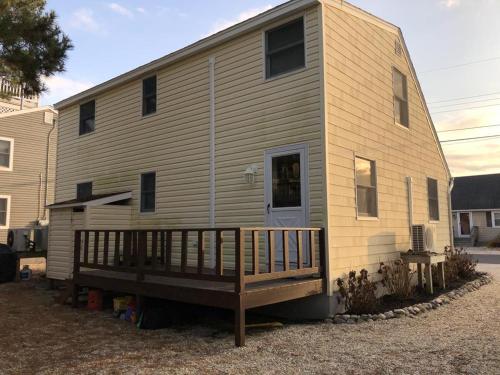 Beachy Cape Cod Perfect For Families in Beach Haven, USA