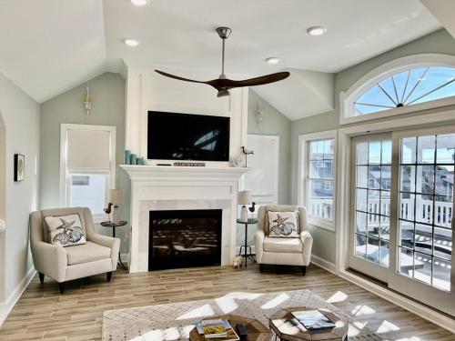 New Townhouse - Close To All Beach Haven Has To Offer! in Beach Haven, USA