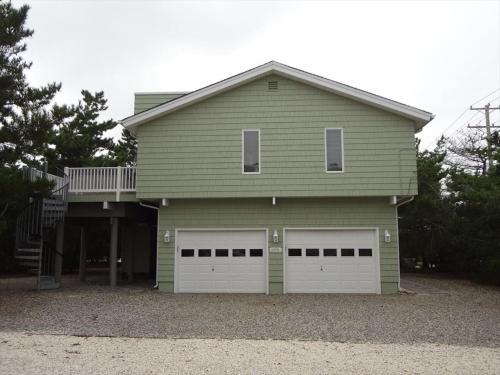 Well Appointed House Steps To Private Beach in North Beach, Vereinigte Staaten von Amerika