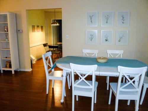 Single Family Beach House Close To Kiddie Beach Ocean in Surf City, USA