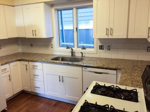Single Family Beach House Close To Kiddie Beach Ocean in Surf City, USA