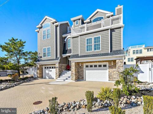 Bayside Beauty- Perect House For Multi Family Gatherings in Ship Bottom, USA