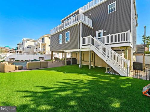 Bayside Beauty- Perect House For Multi Family Gatherings in Ship Bottom, USA
