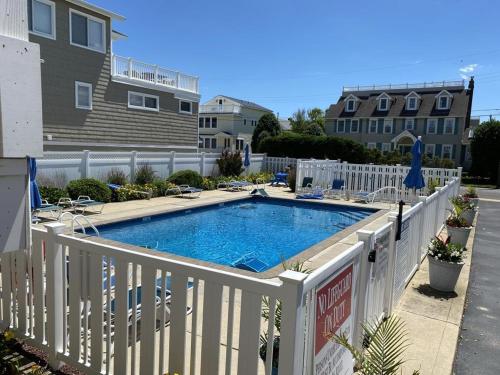 Vacation Rental With Pool On Lbi in Brant Beach, USA