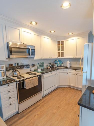 Vacation Rental With Pool On Lbi in Brant Beach, USA