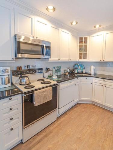 Vacation Rental With Pool On Lbi in Brant Beach, USA