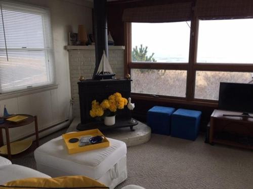 Sought After Leyc Oceanfront in Beach Haven, USA