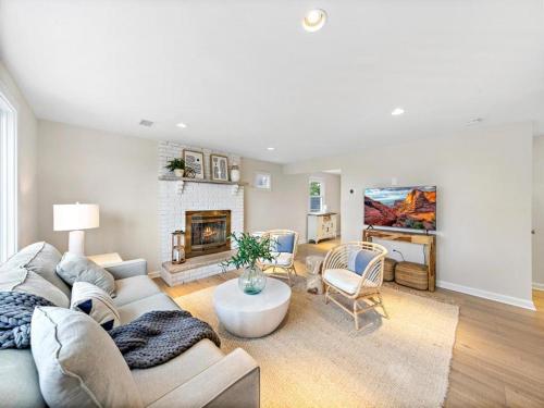Awesome Home In Beach Haven With 4 Bedrooms And Internet in Beach Haven, USA