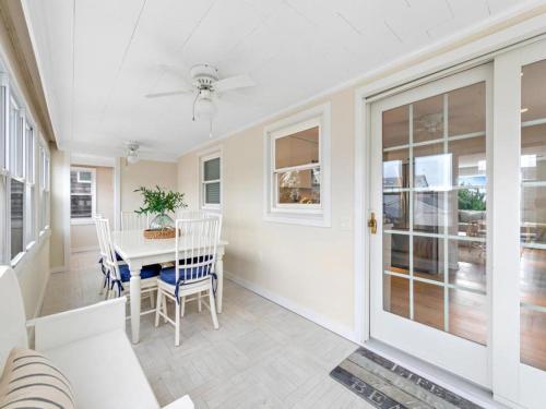 Awesome Home In Beach Haven With 4 Bedrooms And Internet in Beach Haven, USA