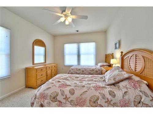 Montone 10409 in Surf City, USA