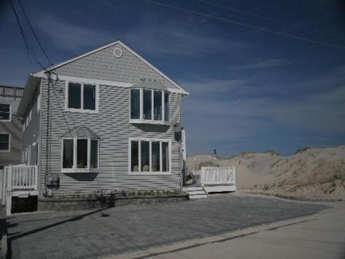 2Nd Floor Oceanfront Duplex in Beach Haven, Vereinigte Staaten von Amerika