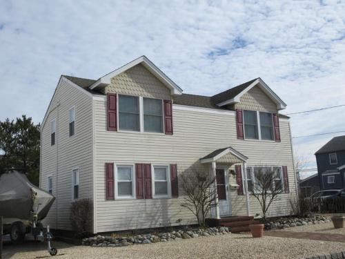 Haven Beach Oceanside Home - Short Walk To The Beach! in Brant Beach, Vereinigte Staaten von Amerika