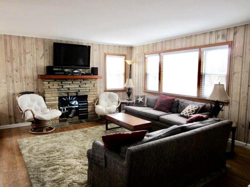 Haven Beach Oceanside Home - Short Walk To The Beach! in Brant Beach, USA