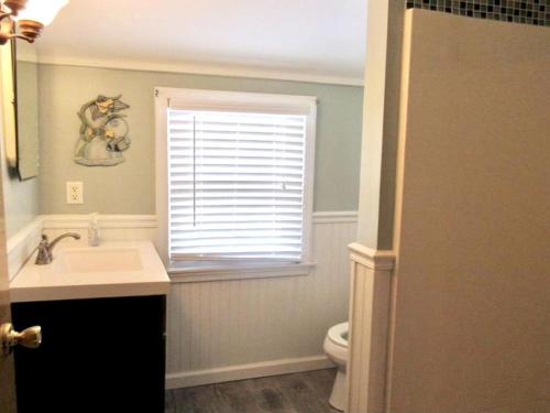 Haven Beach Oceanside Home - Short Walk To The Beach! in Brant Beach, USA