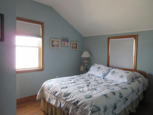 Haven Beach Oceanside Home - Short Walk To The Beach! in Brant Beach, USA