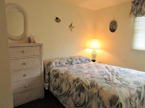 1St Floor Duplex In Brant Beach Just 3 Homes From The Beach in Brant Beach, USA