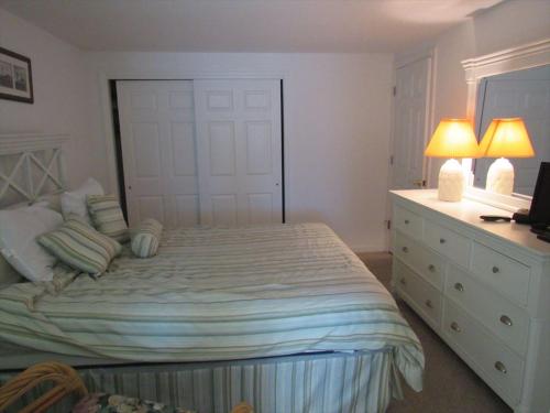 Roomy Bayside Duplex- 2 Full Baths in Beach Haven, USA
