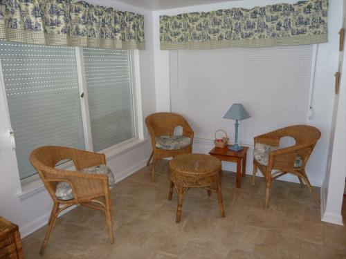 Oceanside 3 Bedroom, 1 Bath Duplex - A Short Walk To The Beach! in Beach Haven Crest, USA
