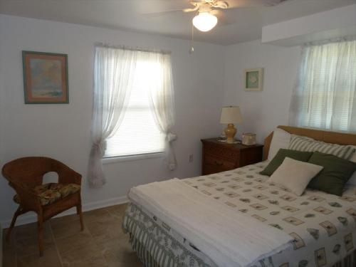 Oceanside 3 Bedroom, 1 Bath Duplex - A Short Walk To The Beach! in Beach Haven Crest, USA