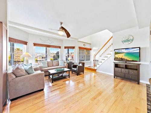 Stunning Home In Ship Bottom With 4 Bedrooms, Internet And Wifi in Ship Bottom, USA
