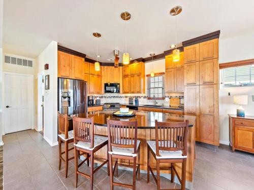 Stunning Home In Ship Bottom With 4 Bedrooms, Internet And Wifi in Ship Bottom, USA
