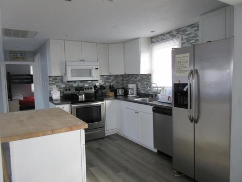 Pet Friendly Home In North Beach Haven On The Ocean Side Of The Boulevard, in Beach Haven, USA