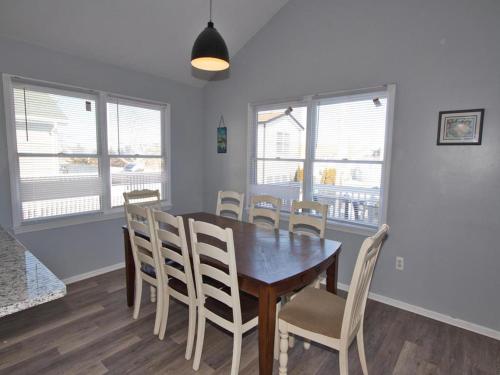 Single Family Home Located In Ship Bottom On The Bay Side But Close To The Beach - Pet Friendly in Ship Bottom, USA