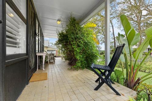 Adrift - Pet-friendly - 5 min Walk to Bay - Rustic Charm in Erowal Bay