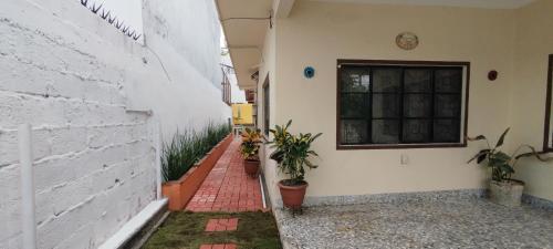 Casa Mali, zona centro, con piscina, asador y muy amplia