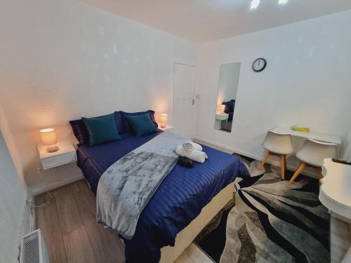 Relaxed Double bed with private bathroom, parking, WiFi and garden., Leeds (Foto 8)