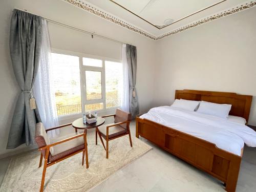 Jabal Shams, the summit house in Al Ḩayl