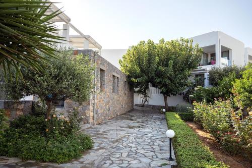 Maritimo Beach Hotel - image 2
