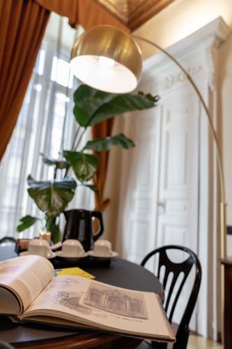 Kilátás, Hotel Bologna near Marionetta Múzeum