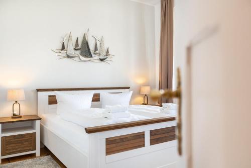 Two-Bedroom Apartment with Shower  image 7