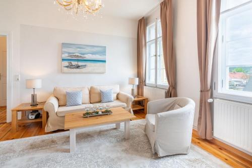 Two-Bedroom Apartment with Shower  image 9