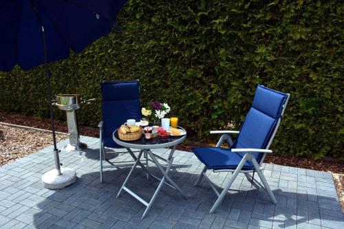 One-Bedroom Apartment with Terrace image 2