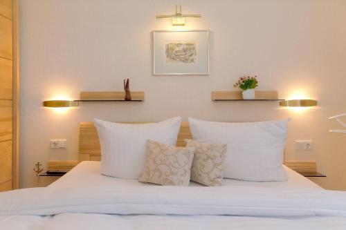 One-Bedroom Apartment with Balcony image 10