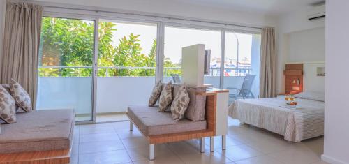 Hotel Delta - image 13